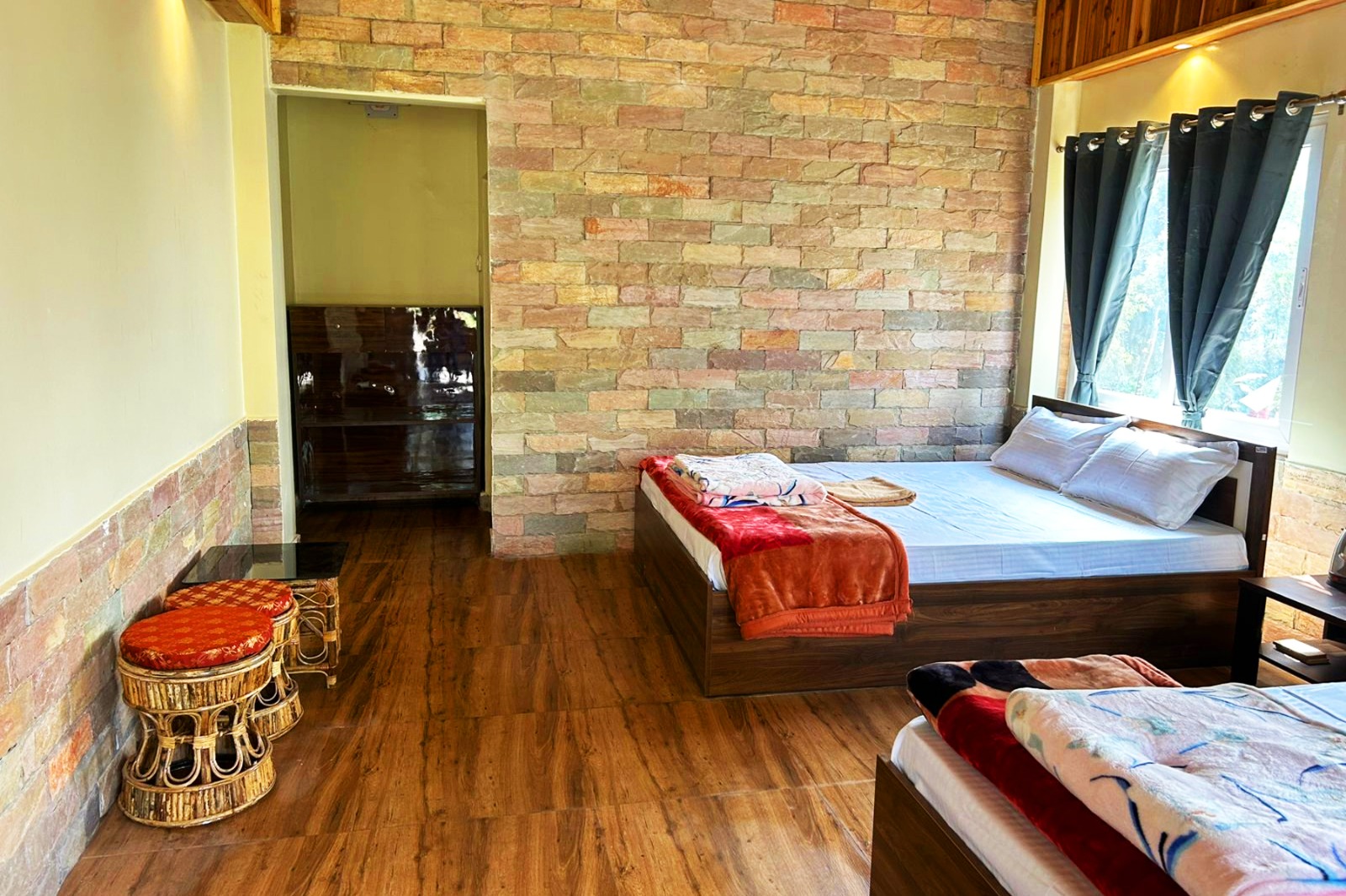 0c6c9a86-ad01-40a4-8415-4c822f189447