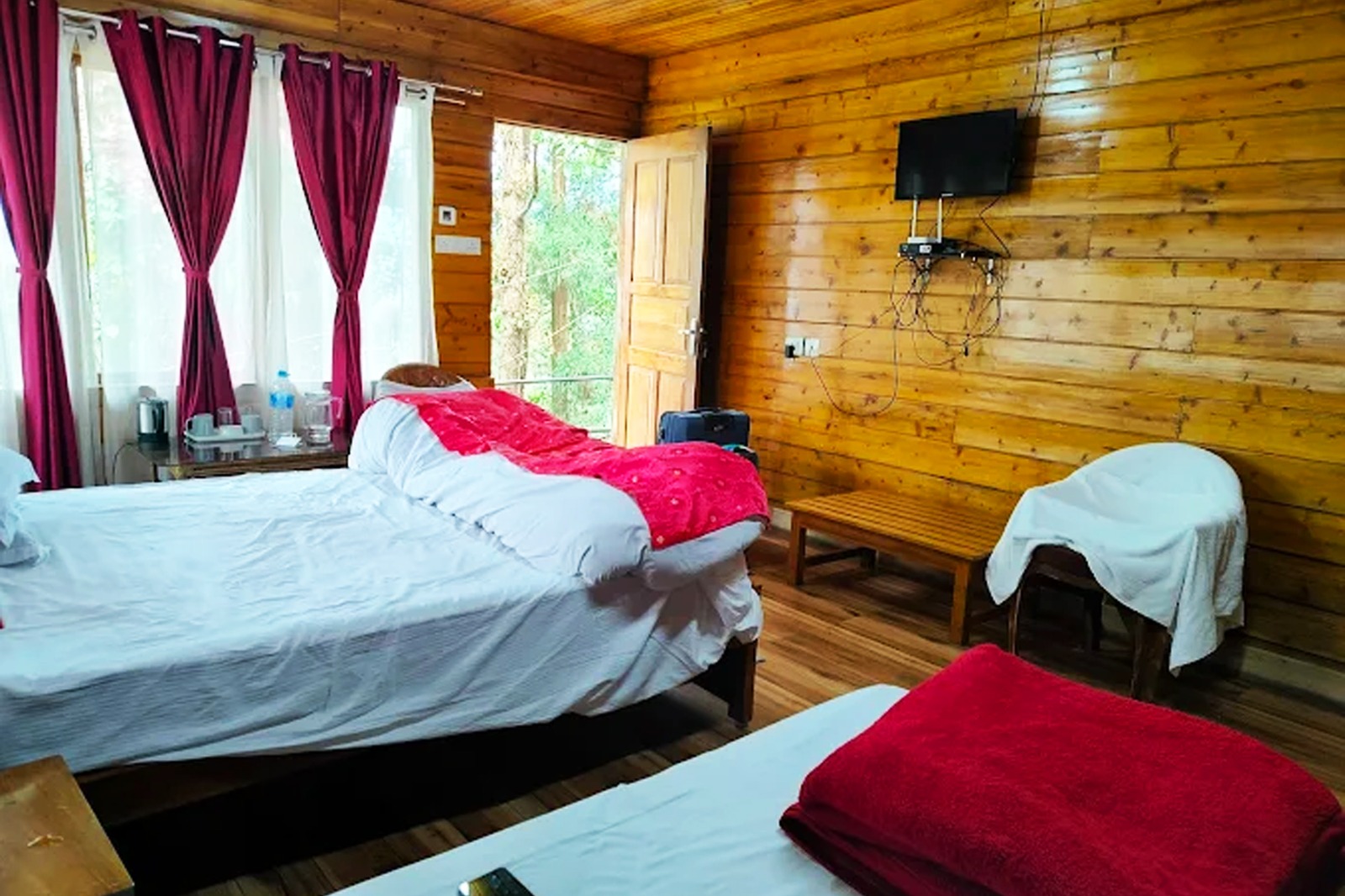 b269932b-8a51-48f4-8e3b-b43db6b06624